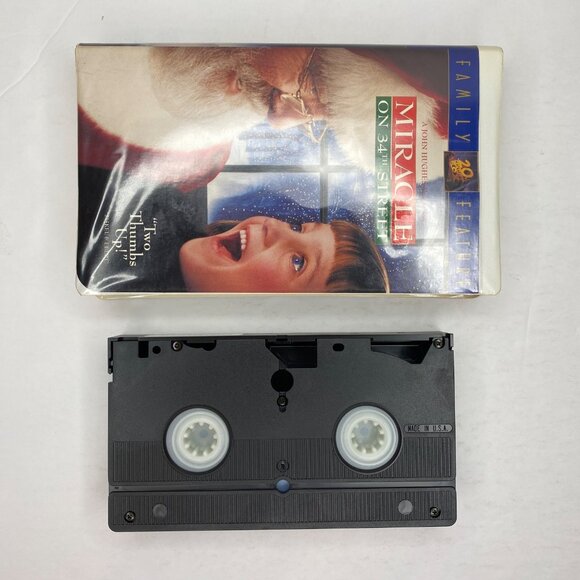 Vintage Fox Video Miracle On 34th Street VHS Tape Clamshell Case Family Feature - Picture 6 of 9